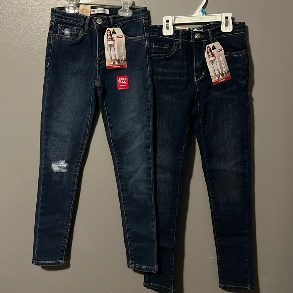 2 pairs girls size 10 reg Levi’s super skinny jeans